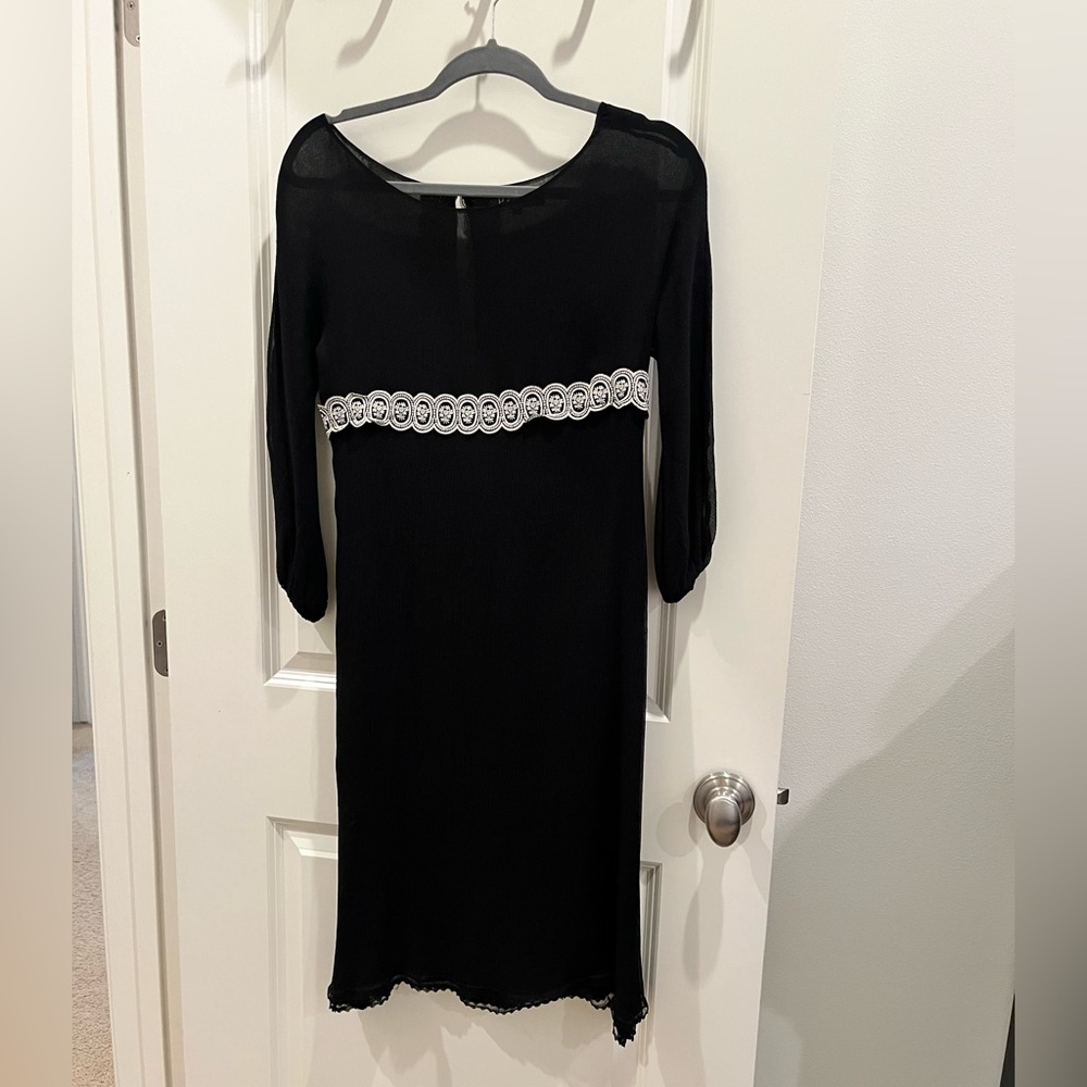 Ports 1961 Elegant Black Dress with White Lace Detail